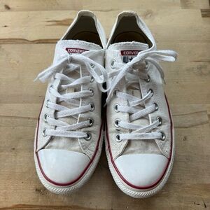 Converse Chuck Taylor white low top sneakers size 9